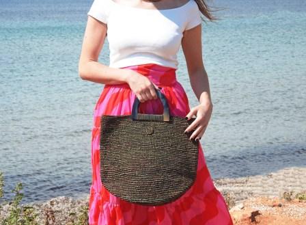 Handcrafted Raffia Tote Bag with Natural Horn Handles – Made in Madagascar - Image 2